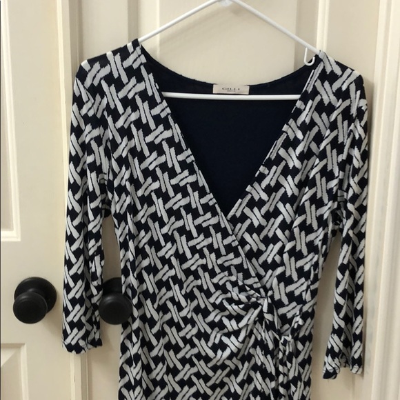 Navy and white faux wrap dress - Picture 4 of 5